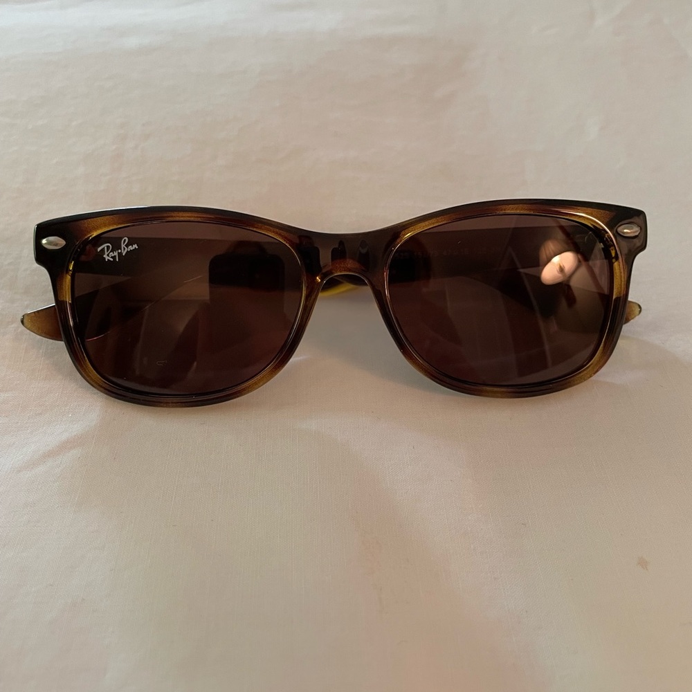 Ray-Ban women’s tortoise shell sunglasses